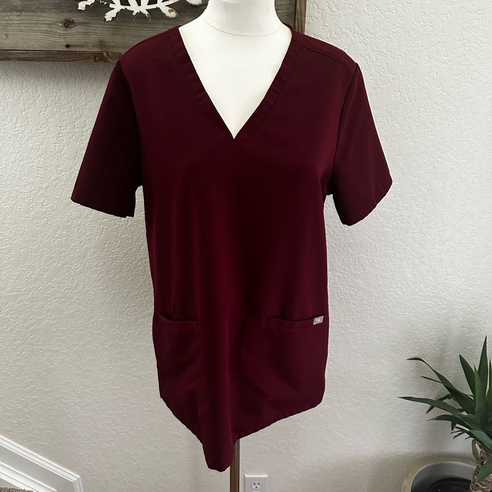 Figs Casma‎ Three-Pocket Scrub Top Burgundy ladies size Large